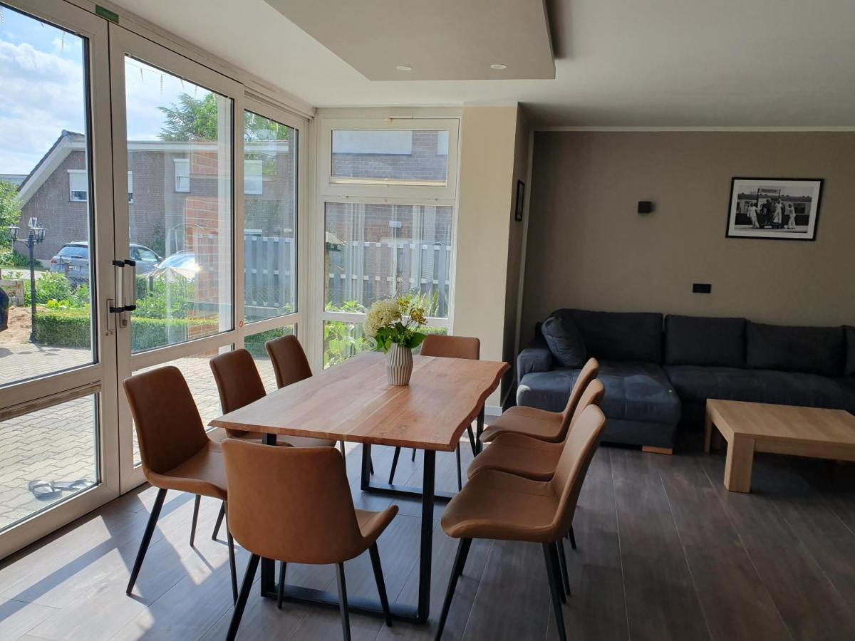 Neumuehler Hof Ferienwohnung "Stefan" Bietet 4 Schlafzimmer Und 4 Baeder , Eine Grosse Badewanne Und Grosser Terrasse Zum Garten, Kostenfreie Parkmoeglichkeiten Schwerin  Exterior foto